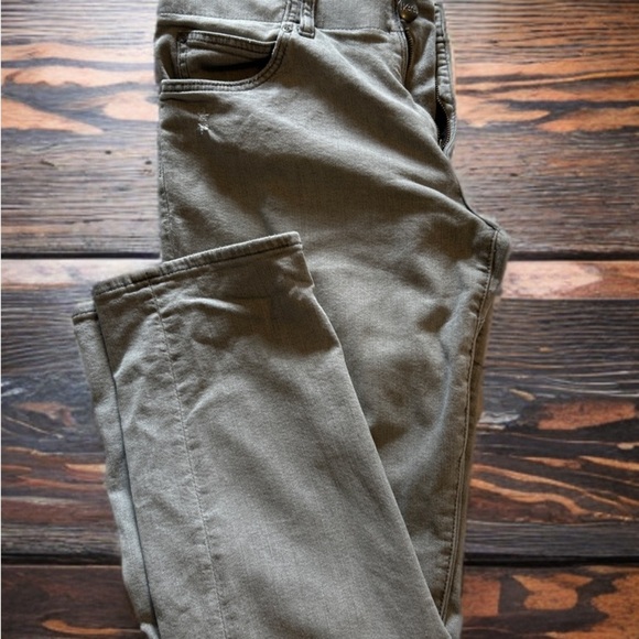 Lee Gray Straight Jeans with Distressed Accents size 34 x 30 - Picture 2 of 3